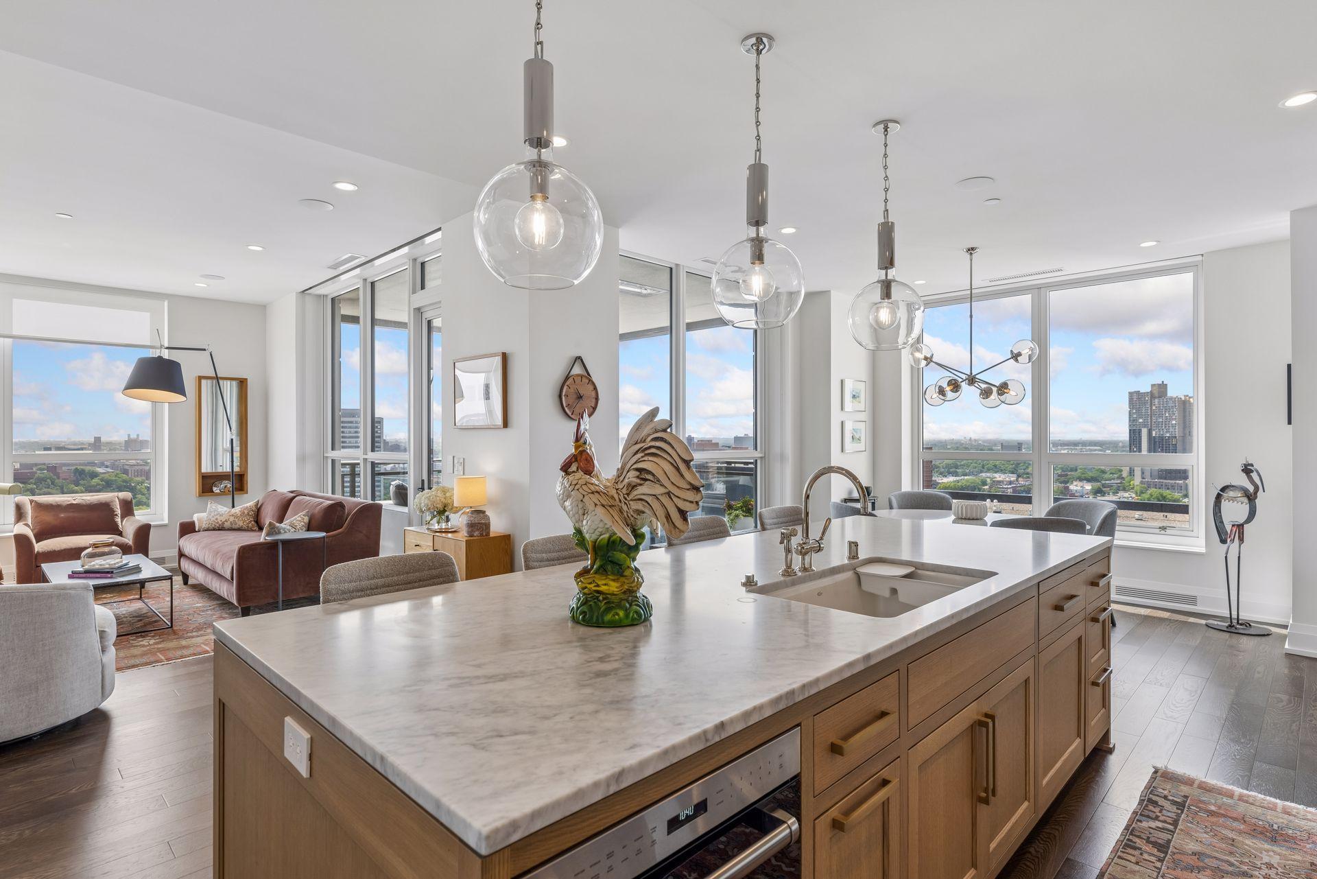 4th image of 1111 W River Pkwy #18D, Minneapolis, MN 55415 | MLS# 7100791