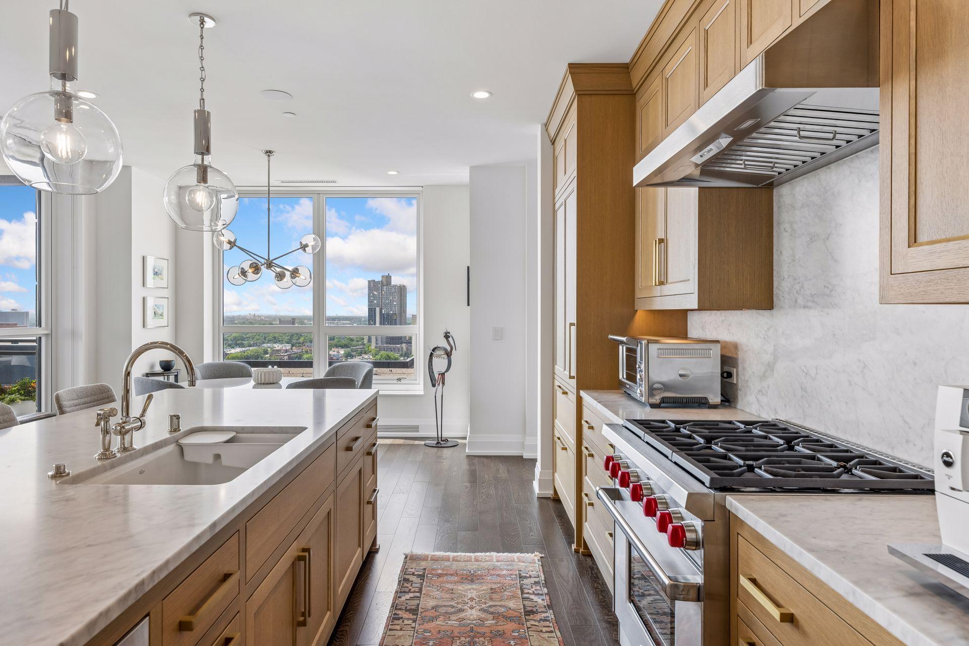 3rd image of 1111 W River Pkwy #18D, Minneapolis, MN 55415 | MLS# 7100791