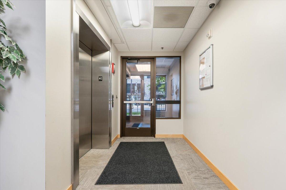 4th image of 2900 University Ave Se, Minneapolis, MN 55414
