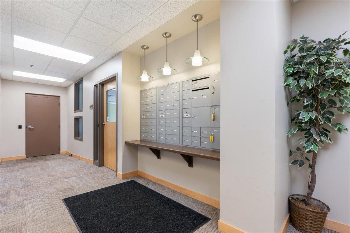 5th image of 2900 University Ave Se, Minneapolis, MN 55414