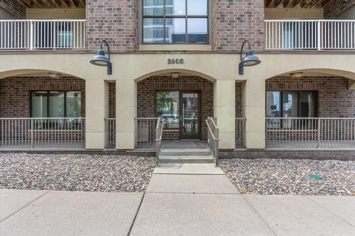 3rd image of 2900 University Ave Se, Minneapolis, MN 55414