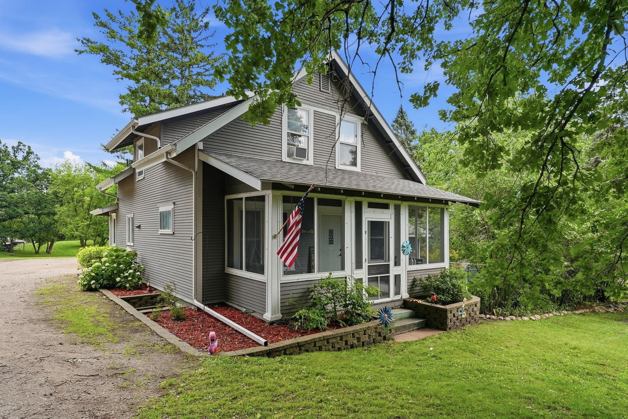 Homes for sale in New London, MN | 219 Main St N, New London, MN 56273 | MLS# 7100895
