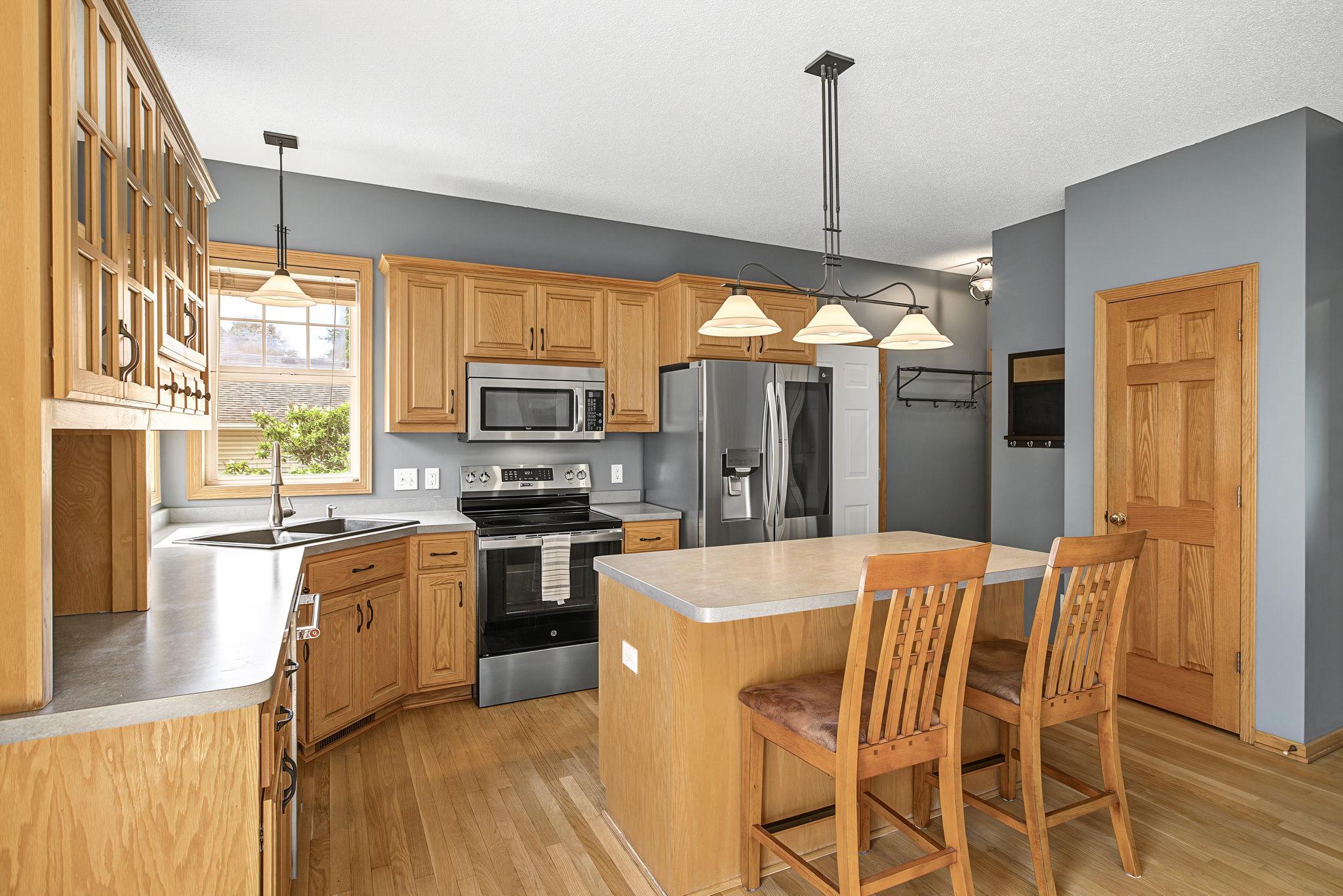 2nd image of 17452 Goodland Path, Lakeville, MN 55044 | MLS# 7101058