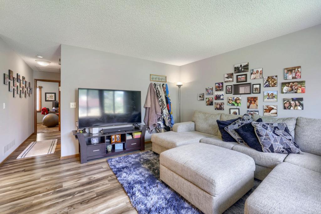 5th image of 7608 Maplebrook Pkwy N, Brooklyn Park, MN 55445 | MLS# 7101099