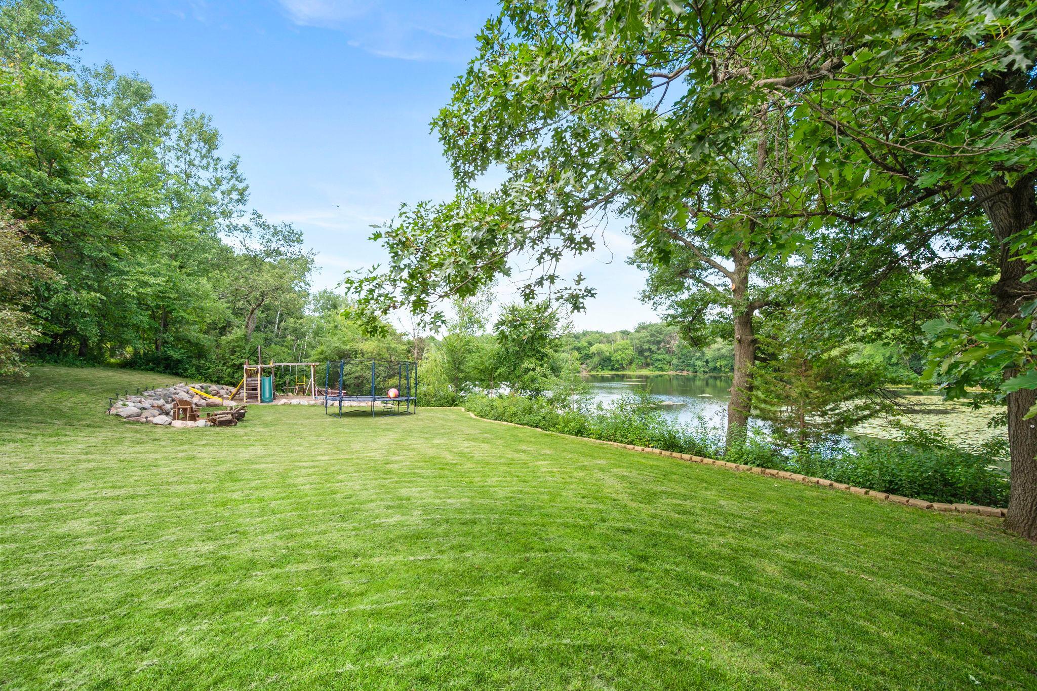2nd image of 4806 Shevlin Ct, Saint Paul, MN 55122 | MLS# 7101141