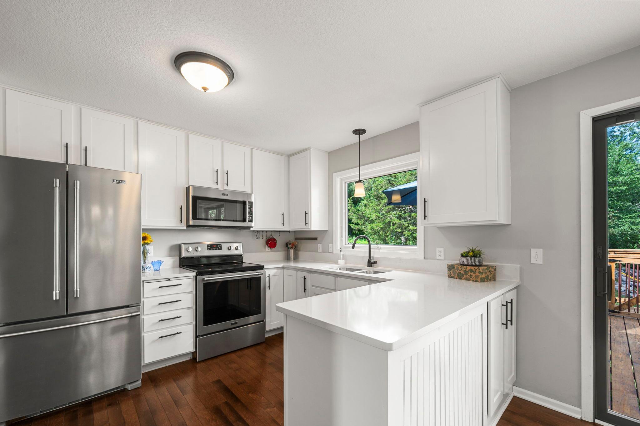 5th image of 4806 Shevlin Ct, Saint Paul, MN 55122 | MLS# 7101141