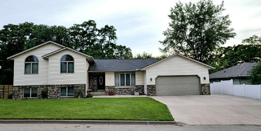 1st image of 1321 Ridgewood Dr, Winona, MN 55987 | MLS# 7101402