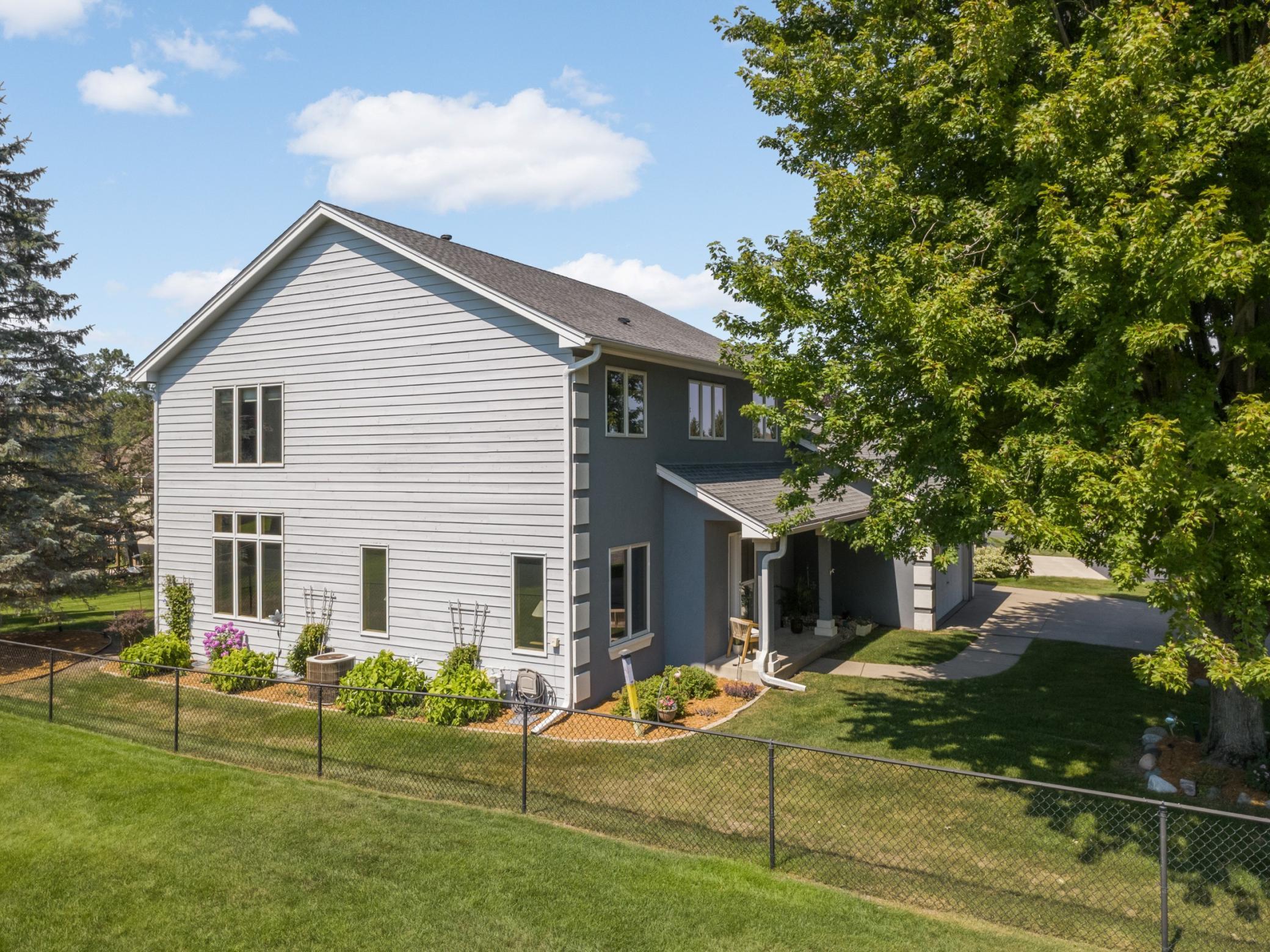 3rd image of 527 Hackmore Dr, Saint Paul, MN 55123 | MLS# 7102126