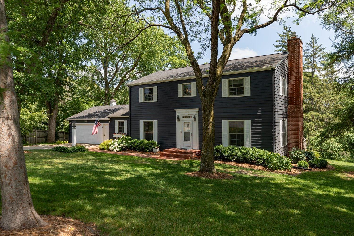 1st image of 1424 Woodland Dr Sw, Rochester, MN 55902 | MLS# 7102146