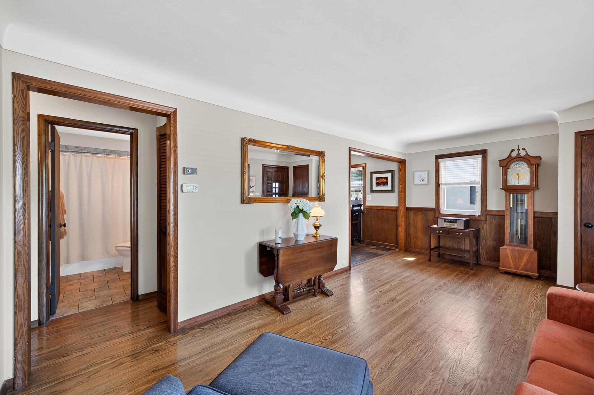3rd image of 132 Spruce St W, South Saint Paul, MN 55075 | MLS# 7102377