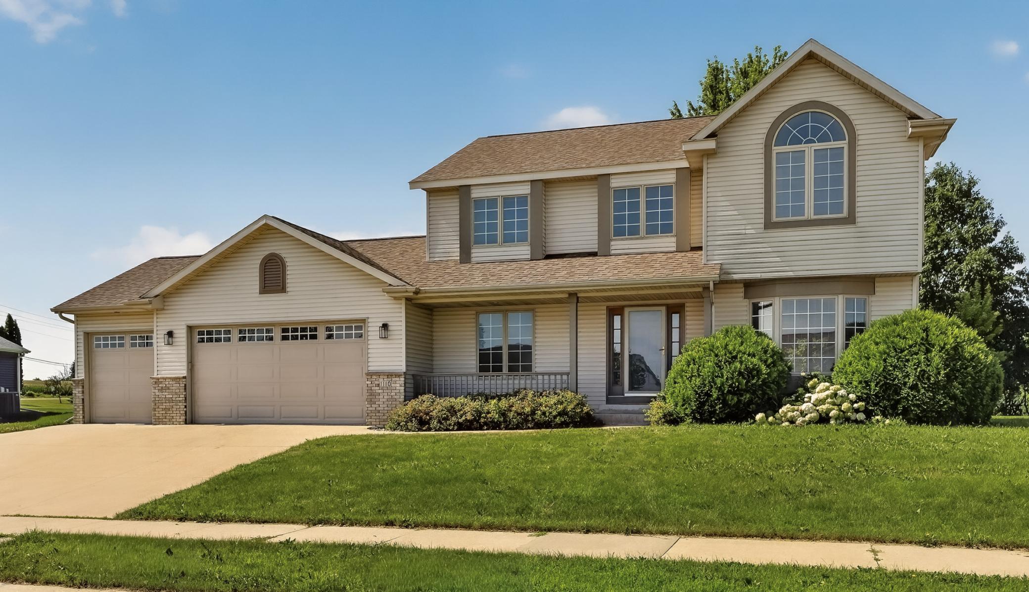 1st image of 1110 Southern Hills Ln Sw, Rochester, MN 55902 | MLS# 7102437