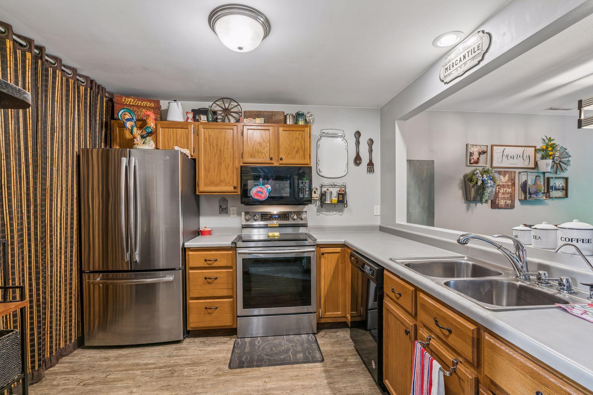 3rd image of 3030 Shields Dr #101, Saint Paul, MN 55121 | MLS# 7102806