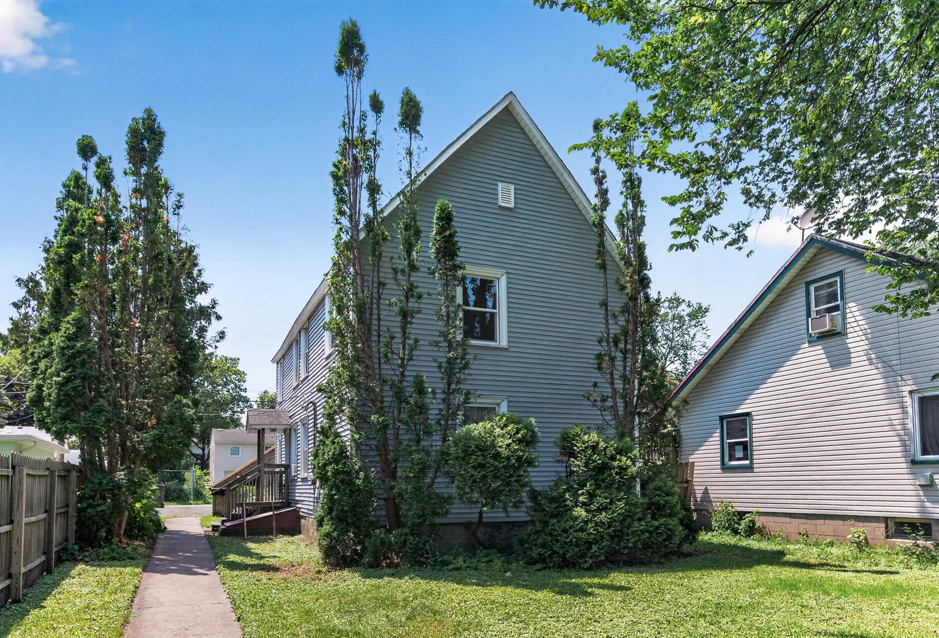 1st image of 828 Englewood Ave, Saint Paul, MN 55104 | MLS# 7102997