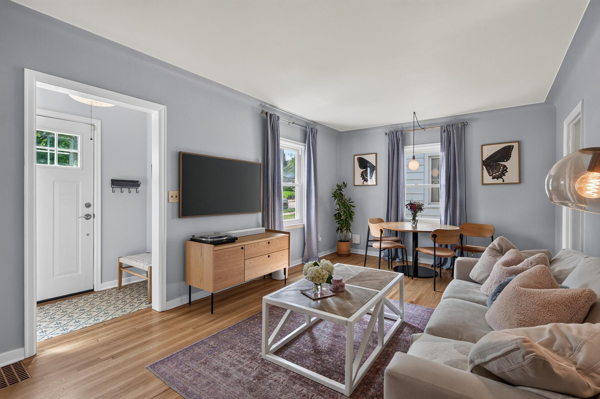 2nd image of 3326 Pierce St Ne, Minneapolis, MN 55418 | MLS# 7103200