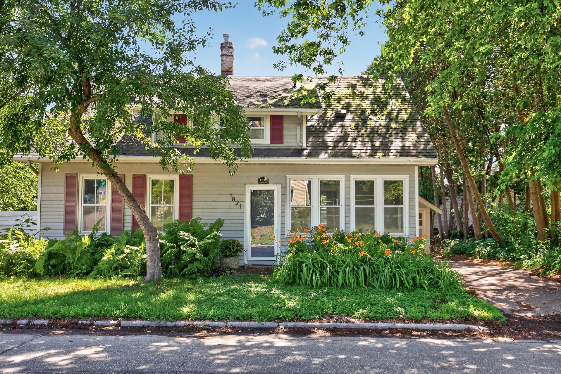 Homes for sale in Stillwater, MN | 1921 Broadway St N, Stillwater, MN 55082 | MLS# 7103202
