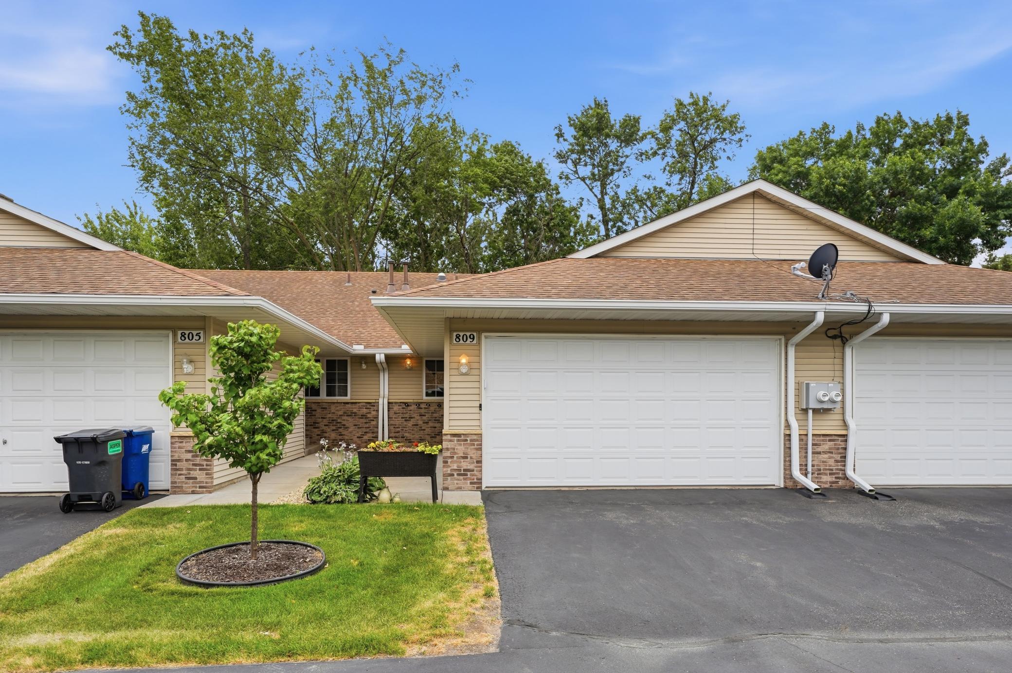Homes for sale in New Brighton, MN | 809 White Oak Ct, New Brighton, MN 55112 | MLS# 7103218