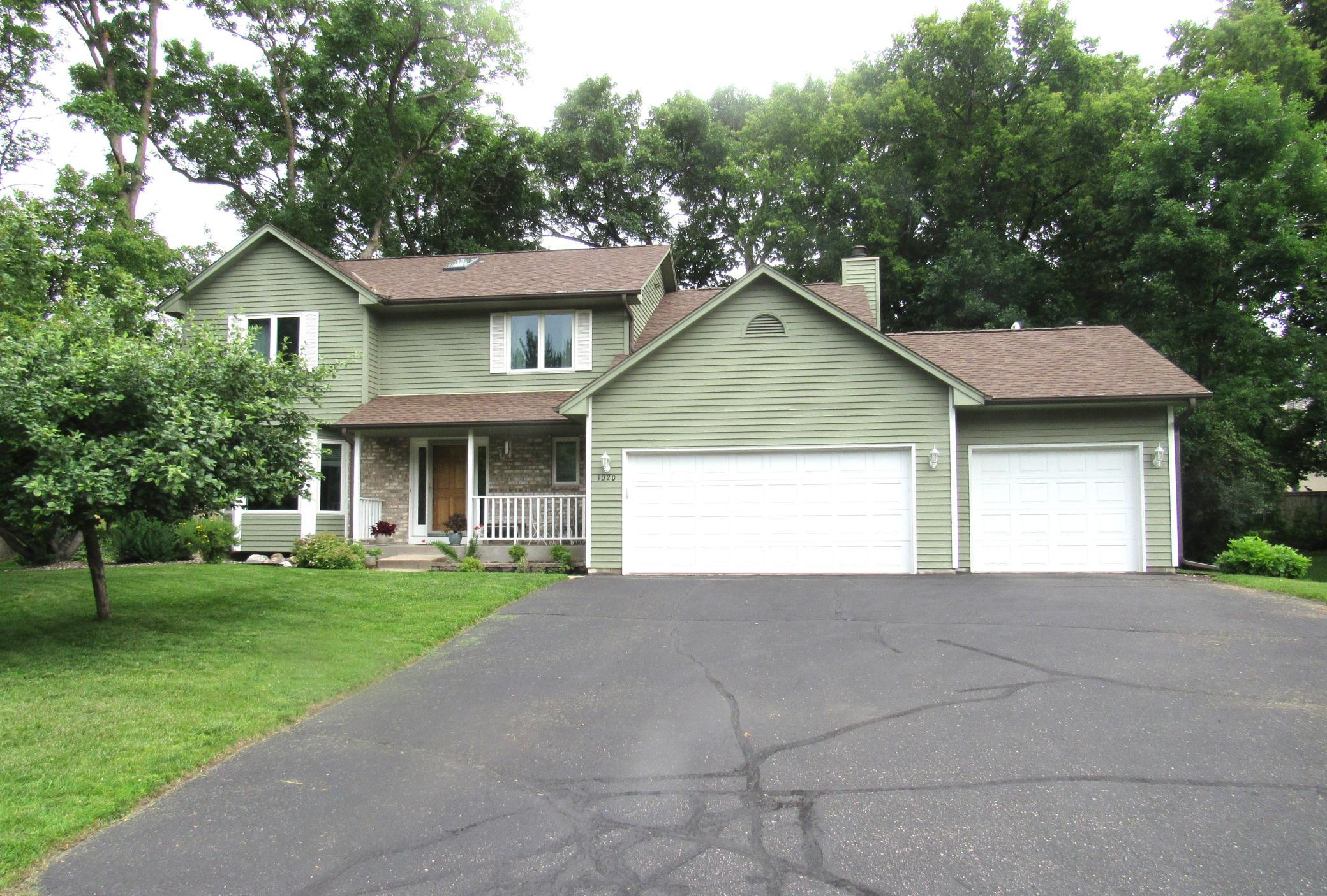1st image of 1020 Lake Lucy Rd, Chanhassen, MN 55317 | MLS# 7103419