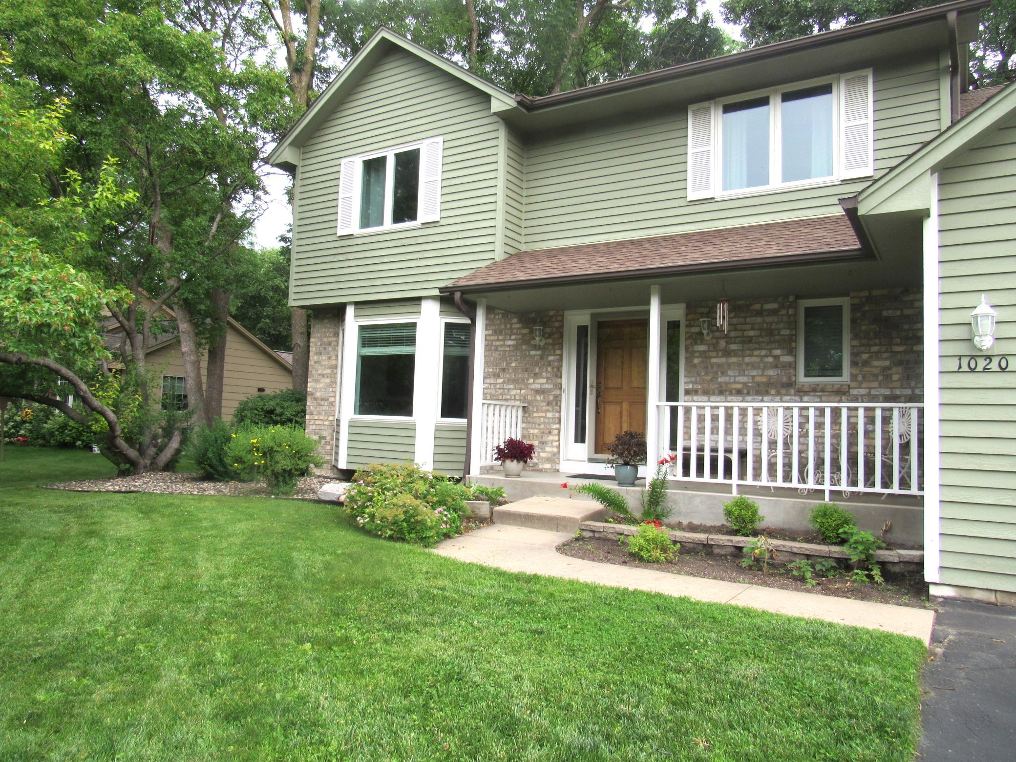 2nd image of 1020 Lake Lucy Rd, Chanhassen, MN 55317 | MLS# 7103419