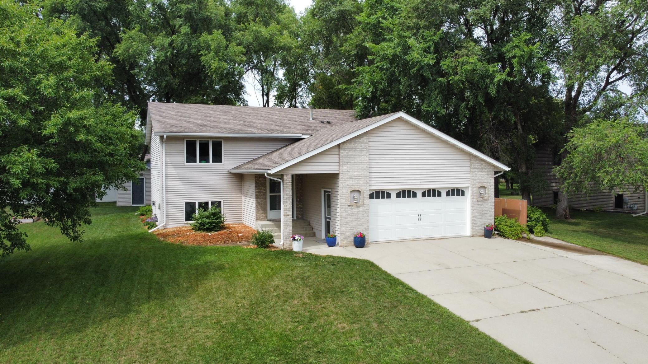 Homes for sale in Cannon Falls, MN | 210 Ridgecrest Dr, Cannon Falls, MN 55009 | MLS# 7103446