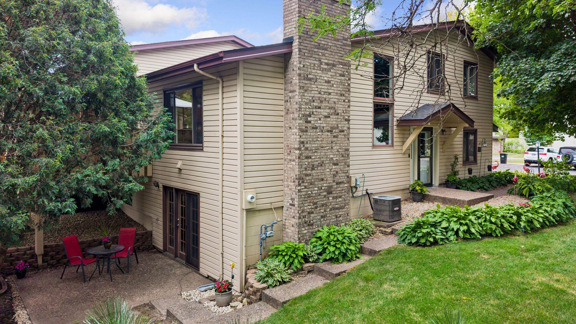 2nd image of 5722 Hyland Courts Dr, Minneapolis, MN 55437 | MLS# 7103469