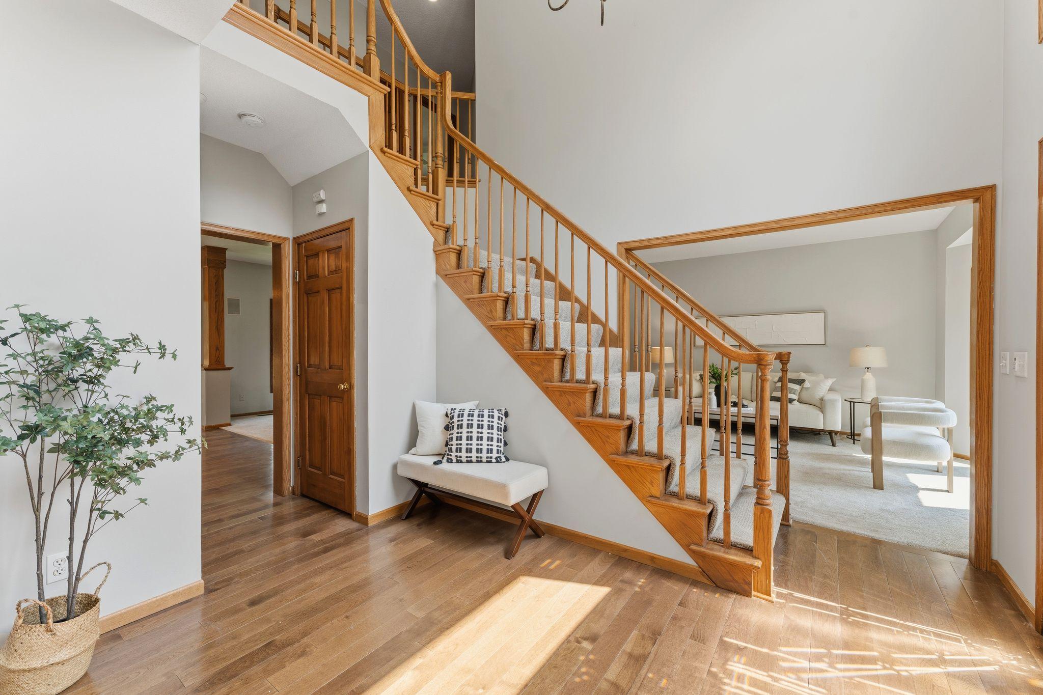 3rd image of 339 Oak Ridge Dr, Vadnais Heights, MN 55127 | MLS# 7103471
