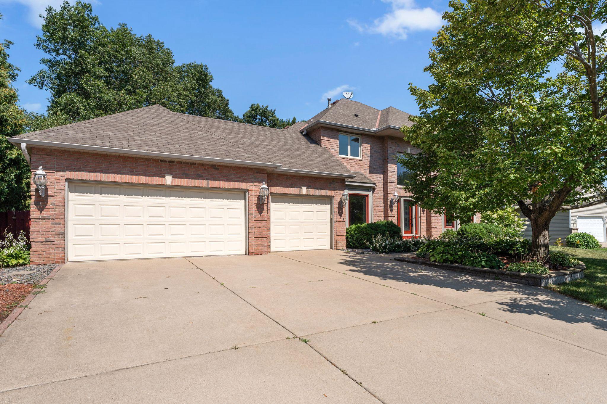 1st image of 339 Oak Ridge Dr, Vadnais Heights, MN 55127 | MLS# 7103471