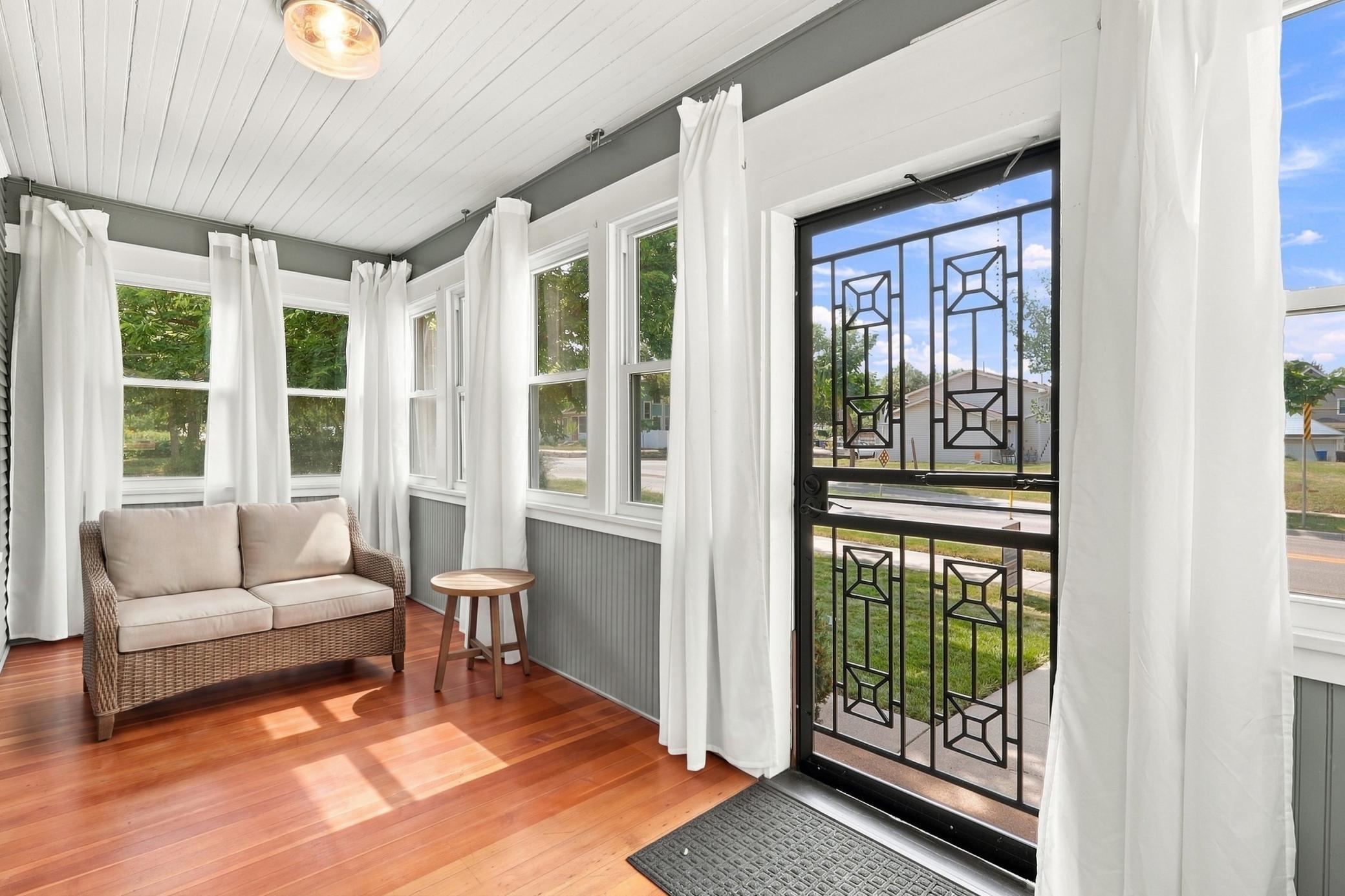 3rd image of 3906 Lyndale Ave N, Minneapolis, MN 55412 | MLS# 7103473