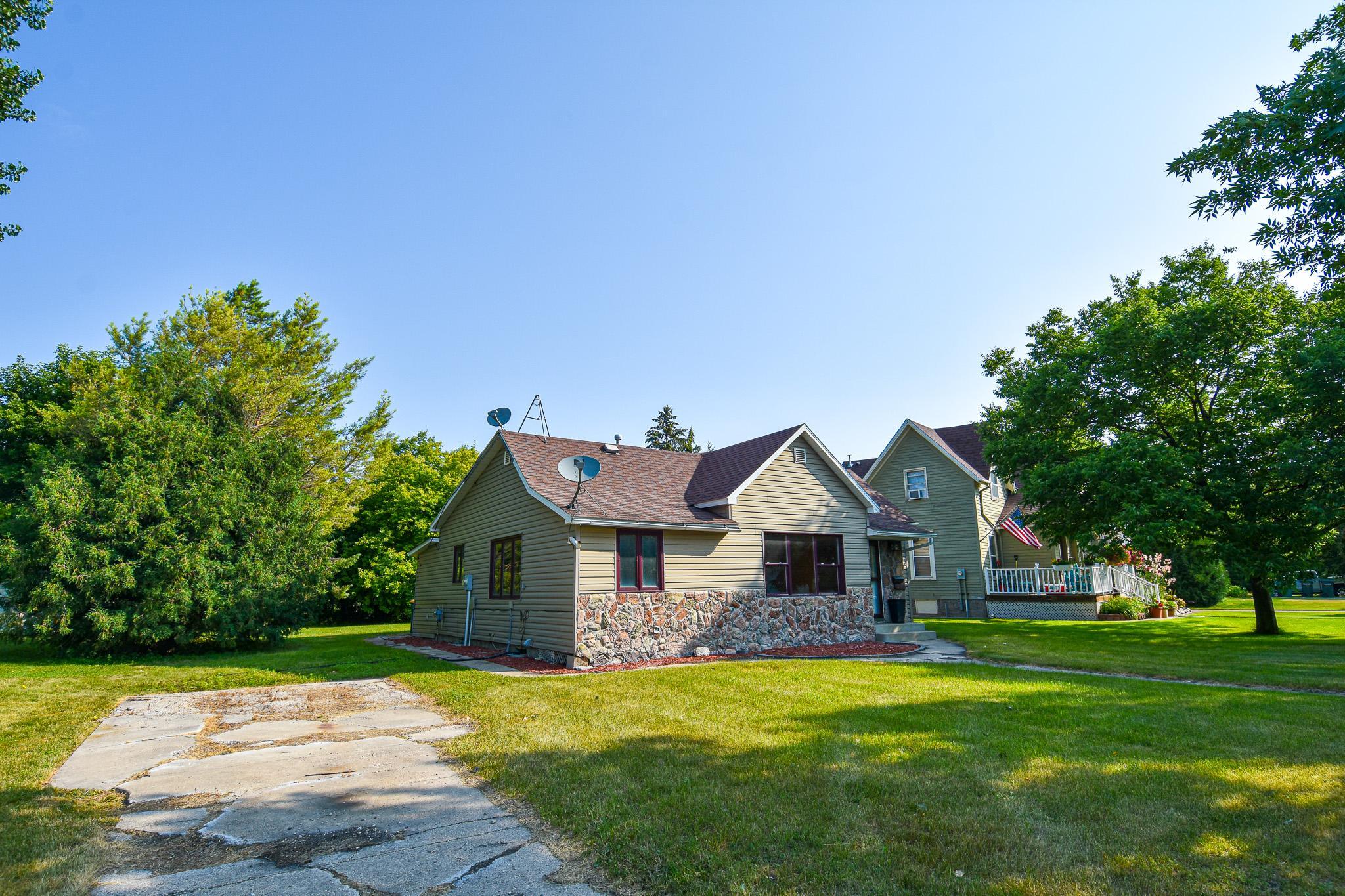 3rd image of 237 E Nelson Ave, Warren, MN 56762 | MLS# 7103565