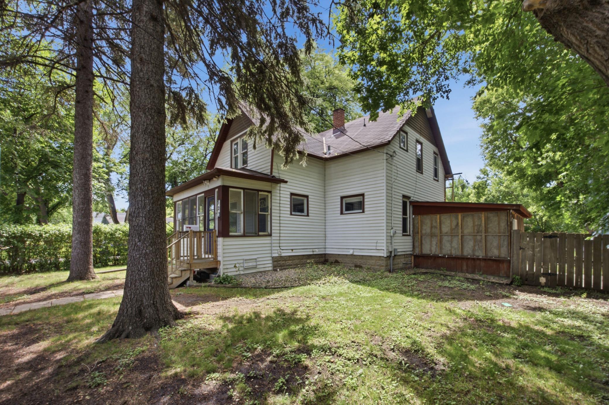 2nd image of 523 10th St S, Moorhead, MN 56560 | MLS# 7104067