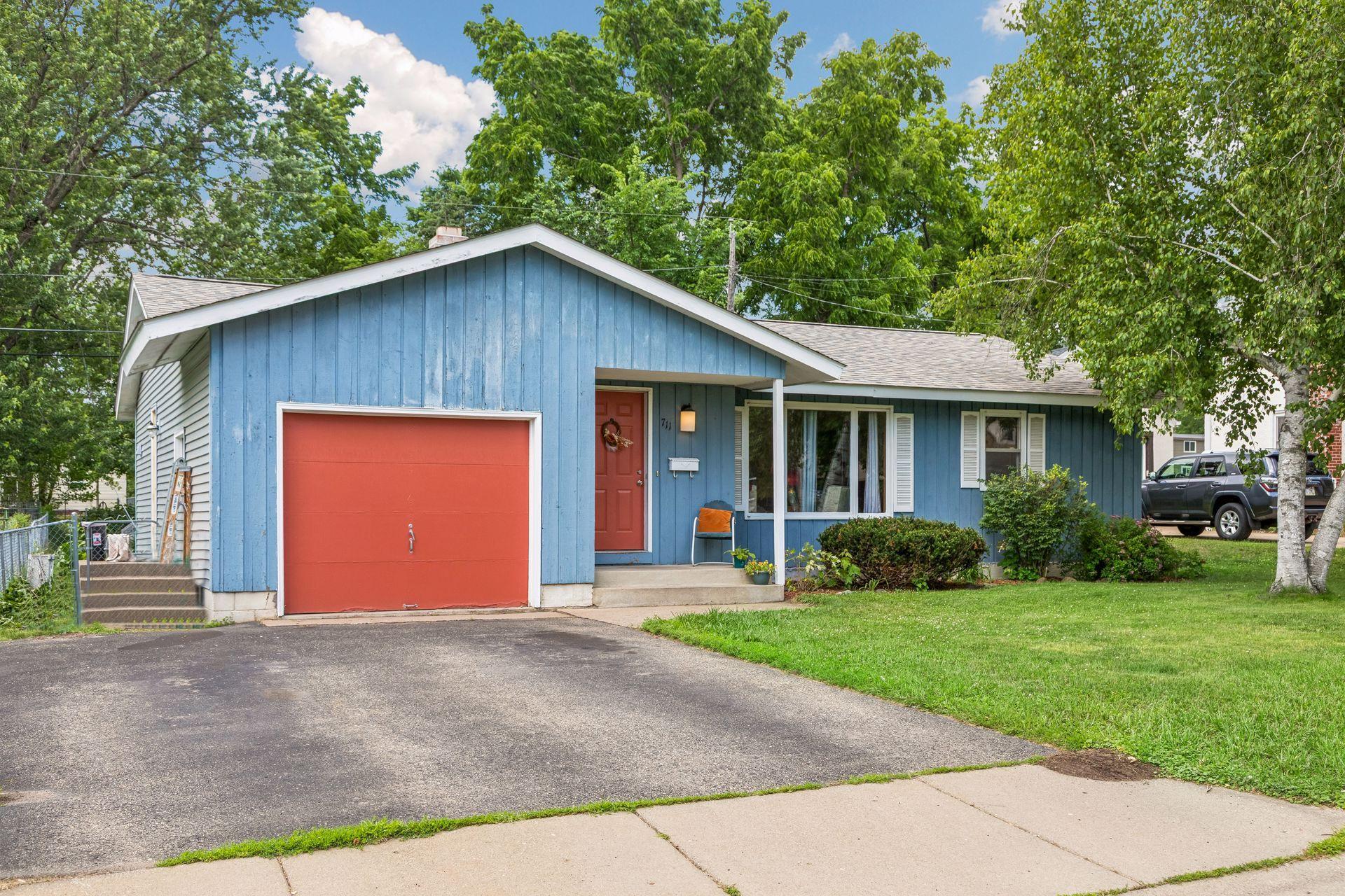 3rd image of 711 Saint Croix St N, Hudson, WI 54016 | MLS# 7104224