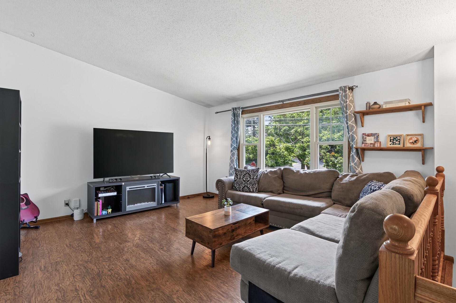 3rd image of 5190 Three Points Blvd, Mound, MN 55364 | MLS# 7104279