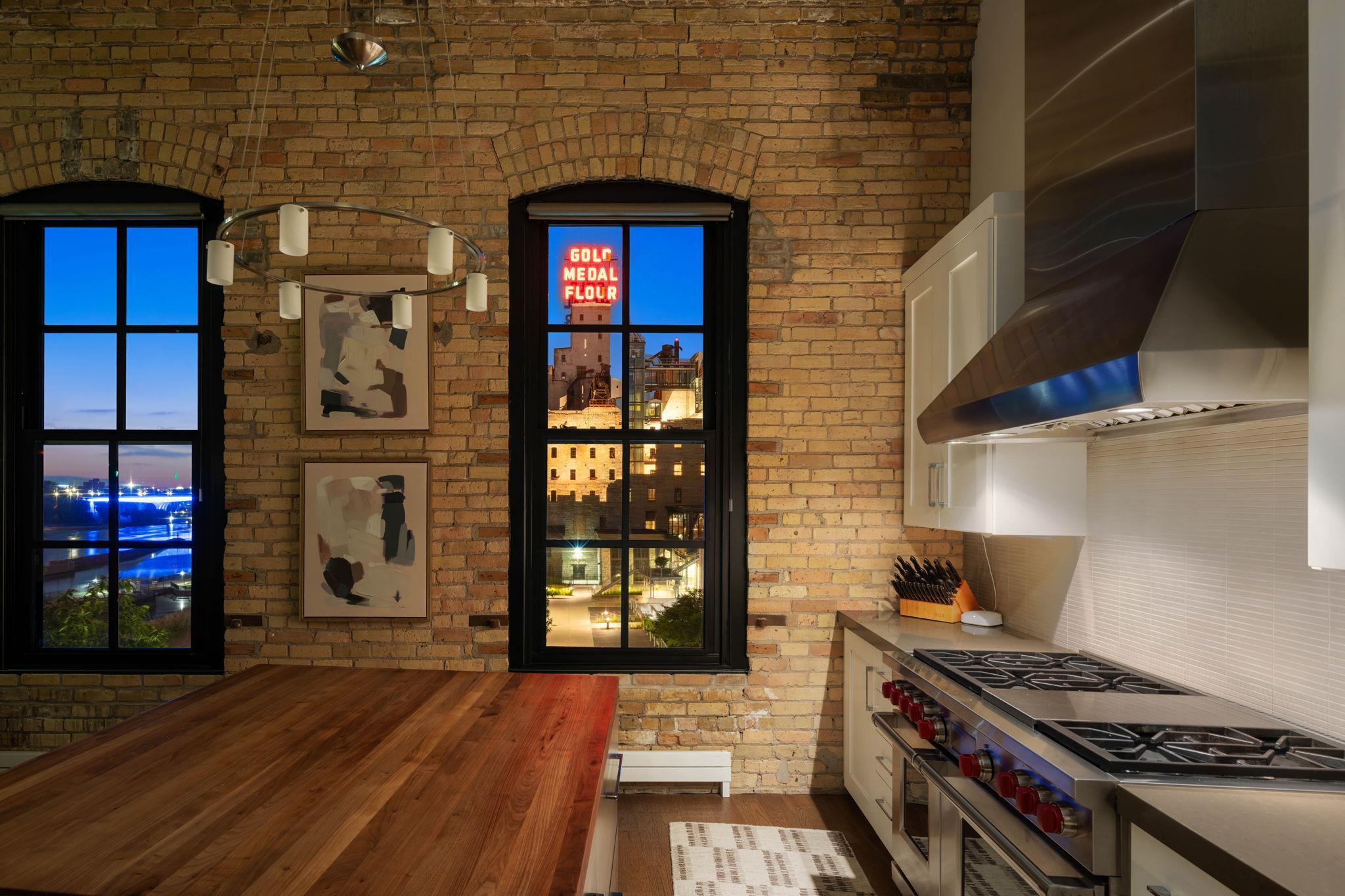 3rd image of 117 Portland Ave, Minneapolis, MN 55401