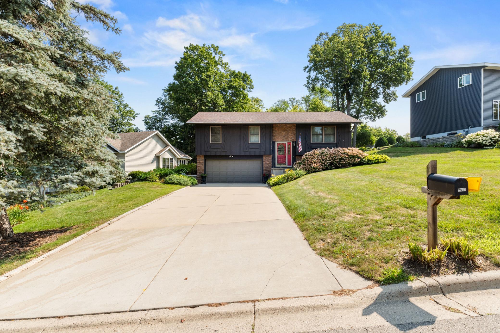 2nd image of 2517 Woodland Dr, Faribault, MN 55021 | MLS# 7104364
