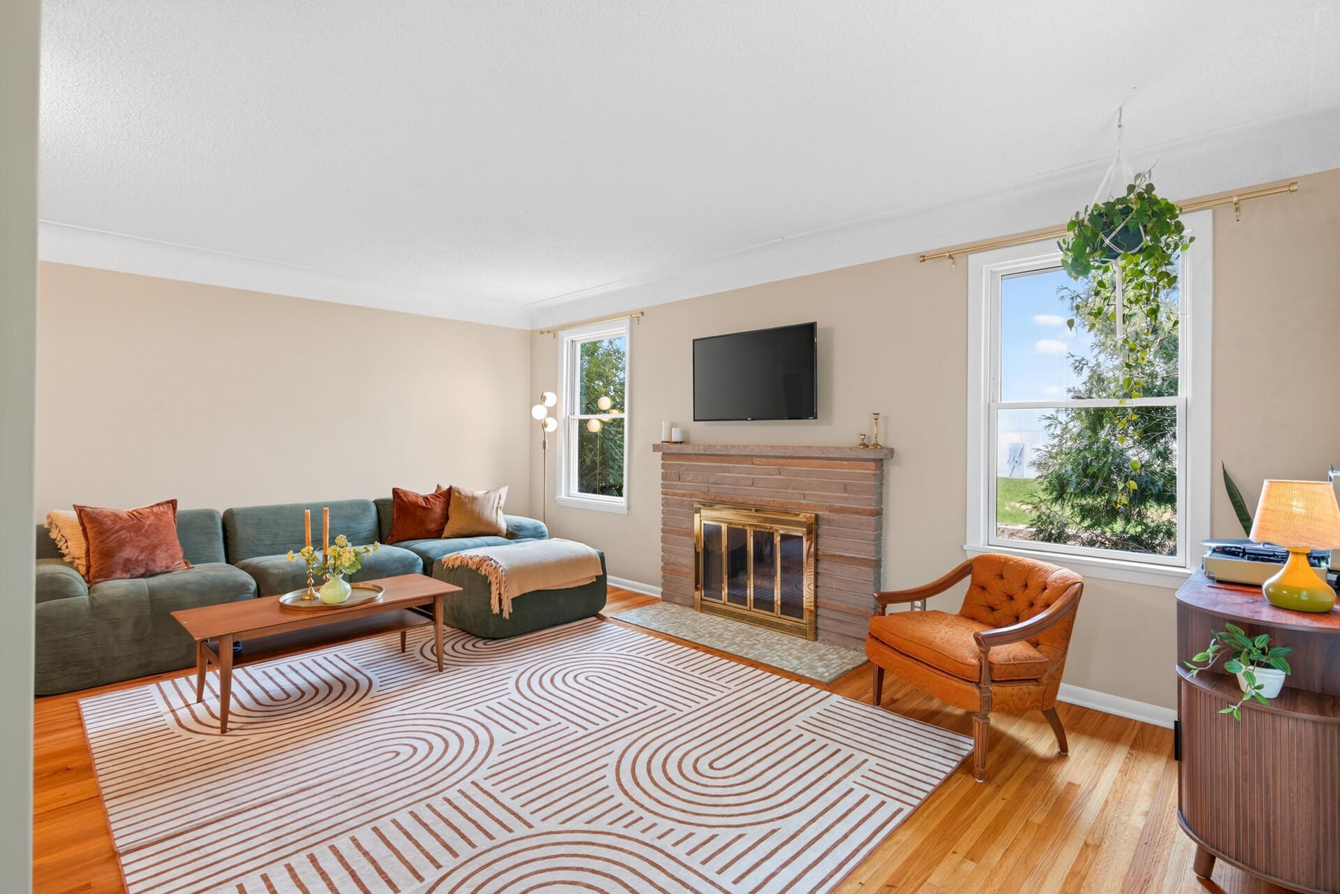 3rd image of 6116 Queen Ave S, Minneapolis, MN 55410 | MLS# 7104470