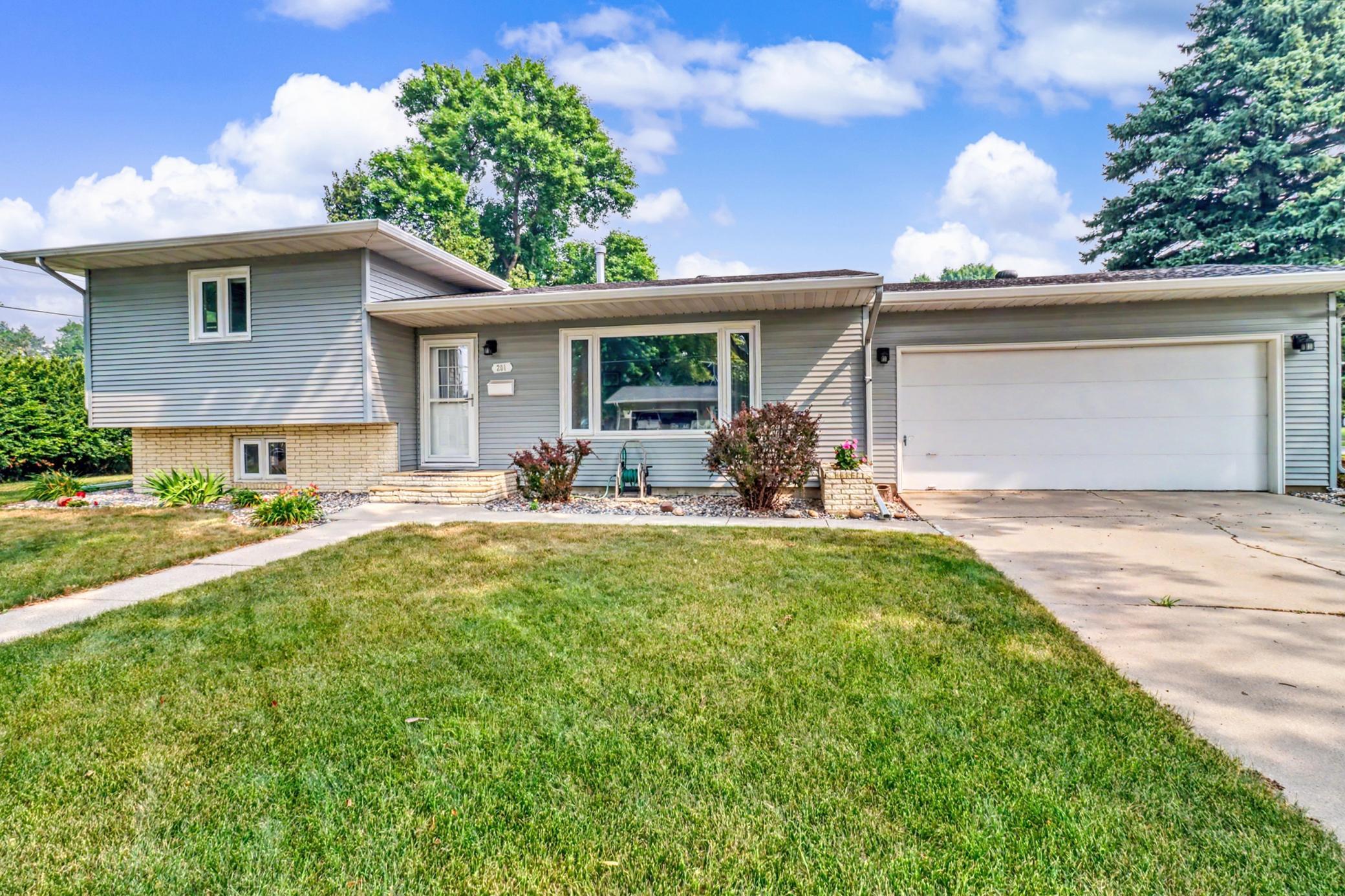 2nd image of 201 29th Ave N, Fargo, ND 58102 | MLS# 7104532