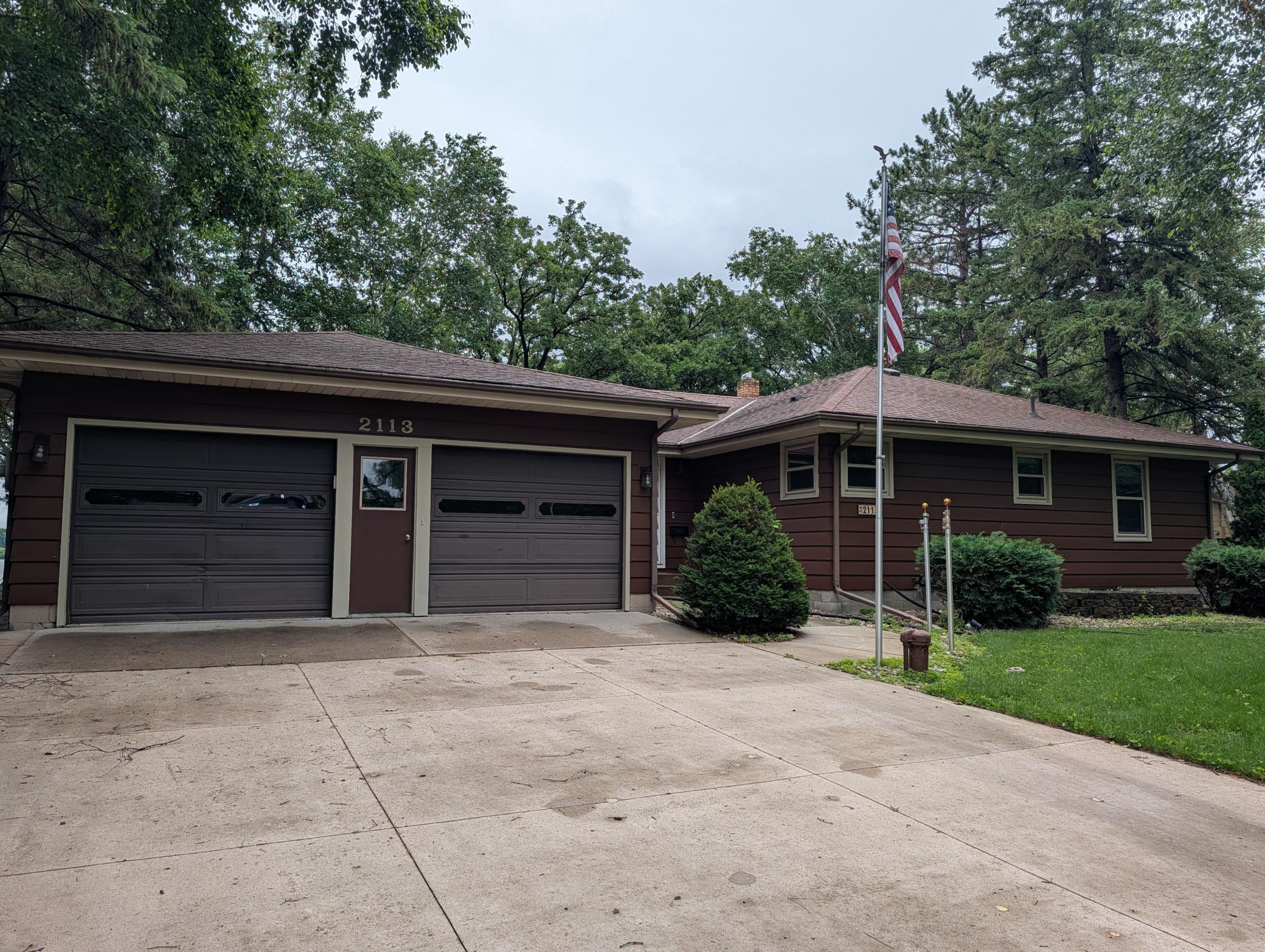 2nd image of 2113 Country Club Dr Ne, Willmar, MN 56201 | MLS# 7104736