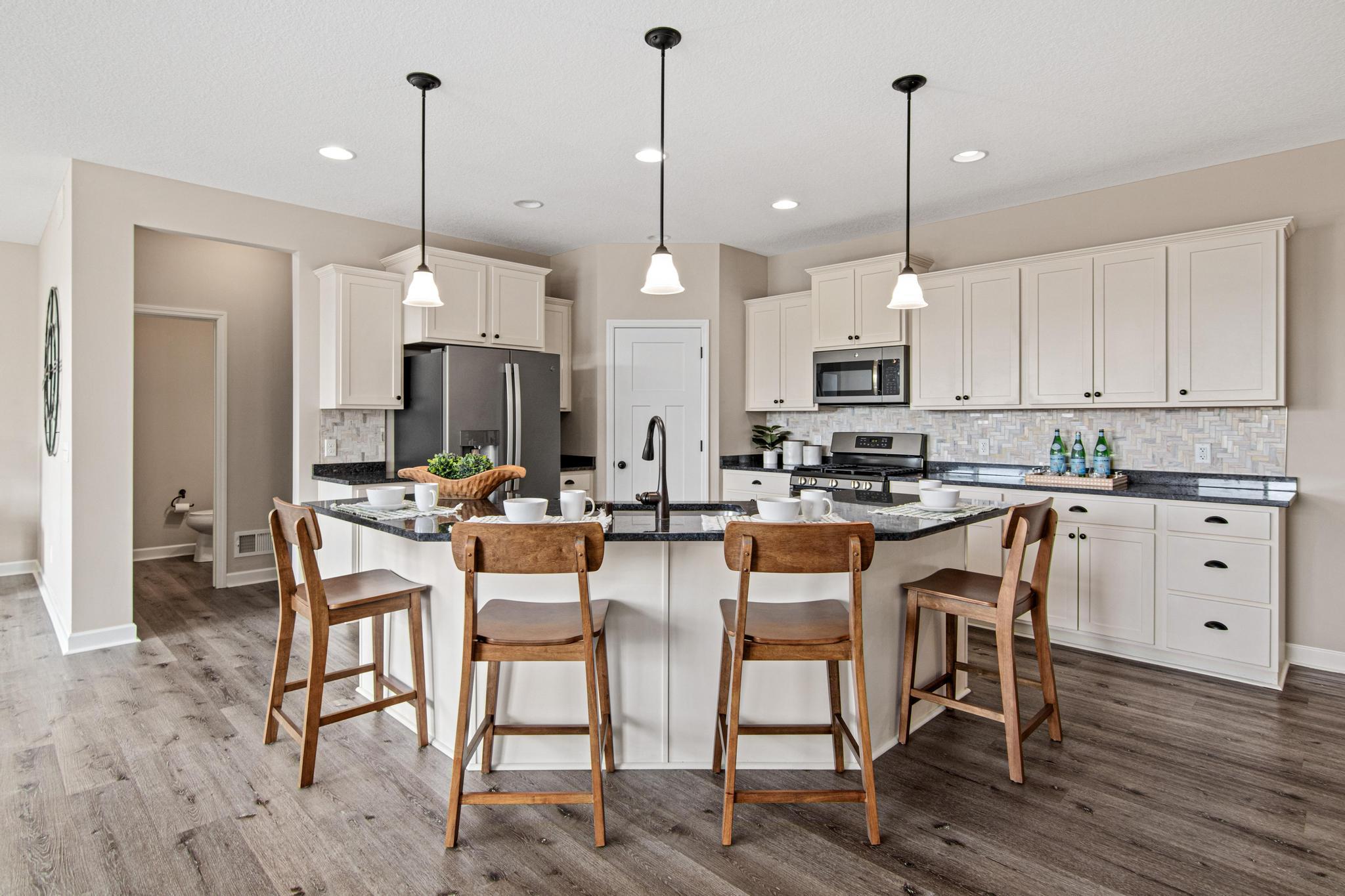 1st image of 9189 Plymouth Rd, Saint Paul, MN 55129 | MLS# 7104831