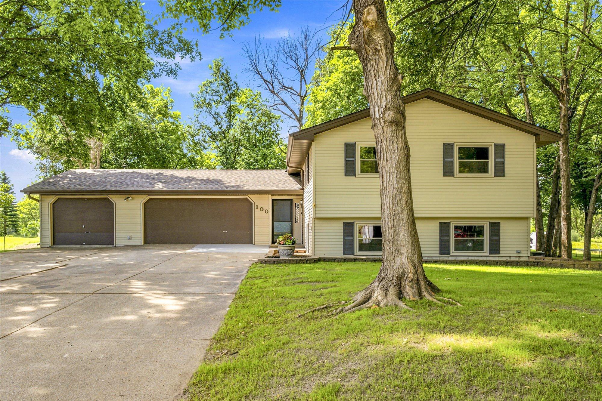 2nd image of 100 Shadywood Ln, Delano, MN 55328 | MLS# 7104835