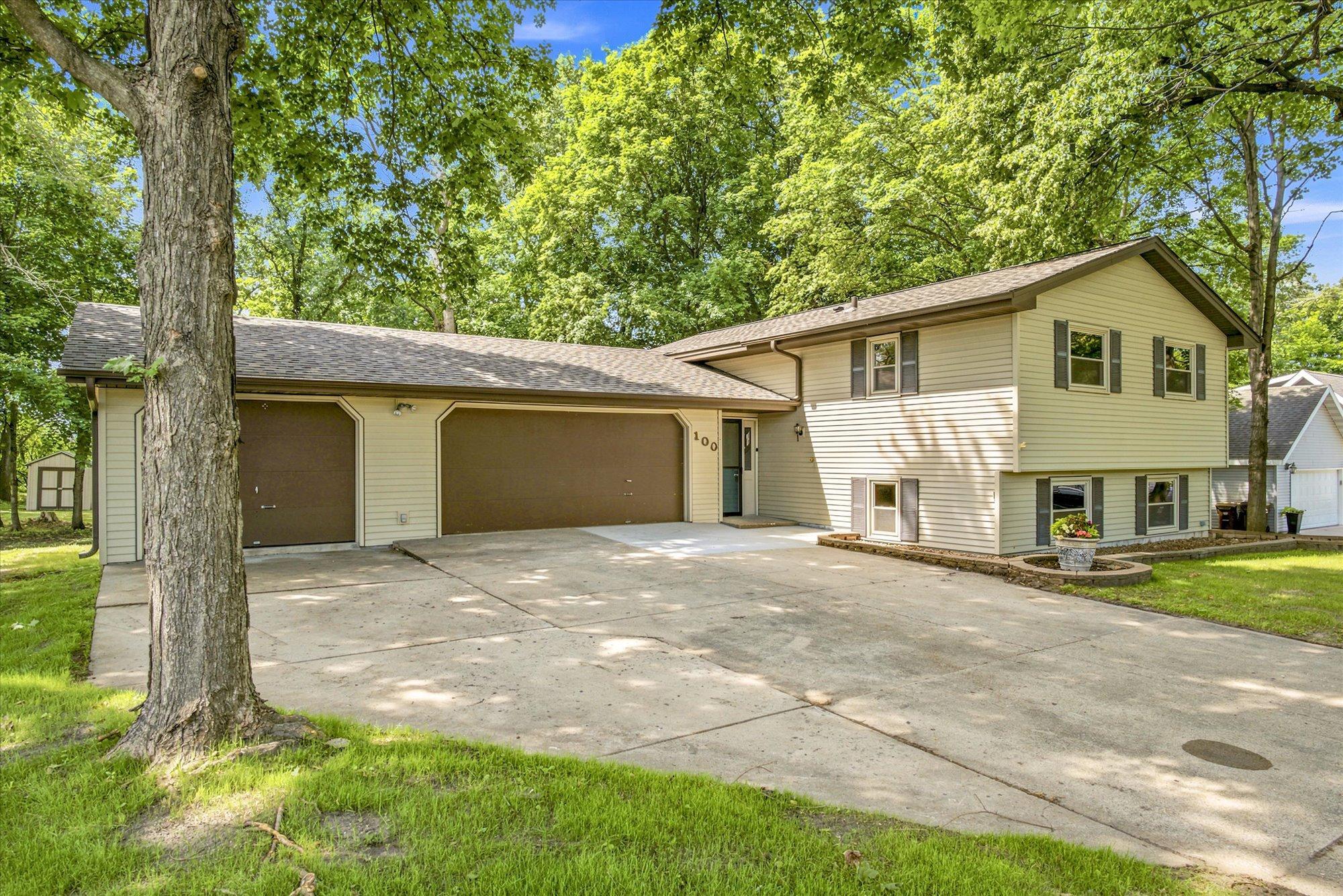 1st image of 100 Shadywood Ln, Delano, MN 55328 | MLS# 7104835