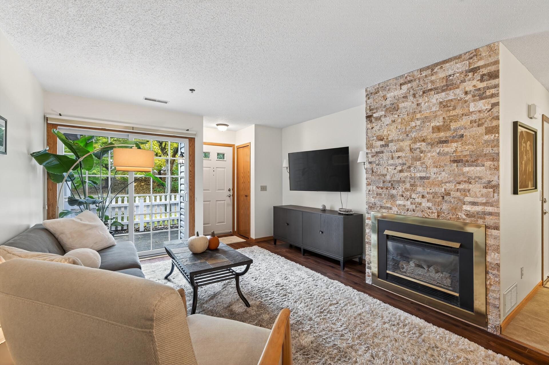 4th image of 2597 Bedford Ct #27, Mendota Heights, MN 55120 | MLS# 7104914