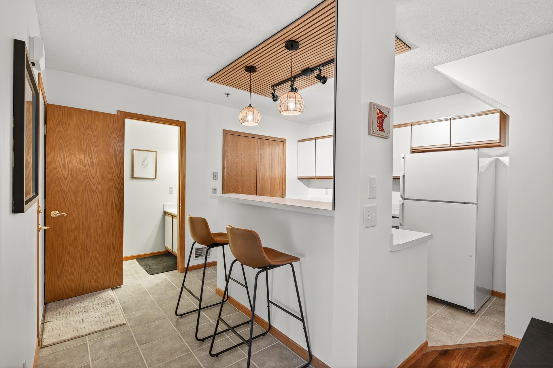 5th image of 2597 Bedford Ct #27, Mendota Heights, MN 55120 | MLS# 7104914