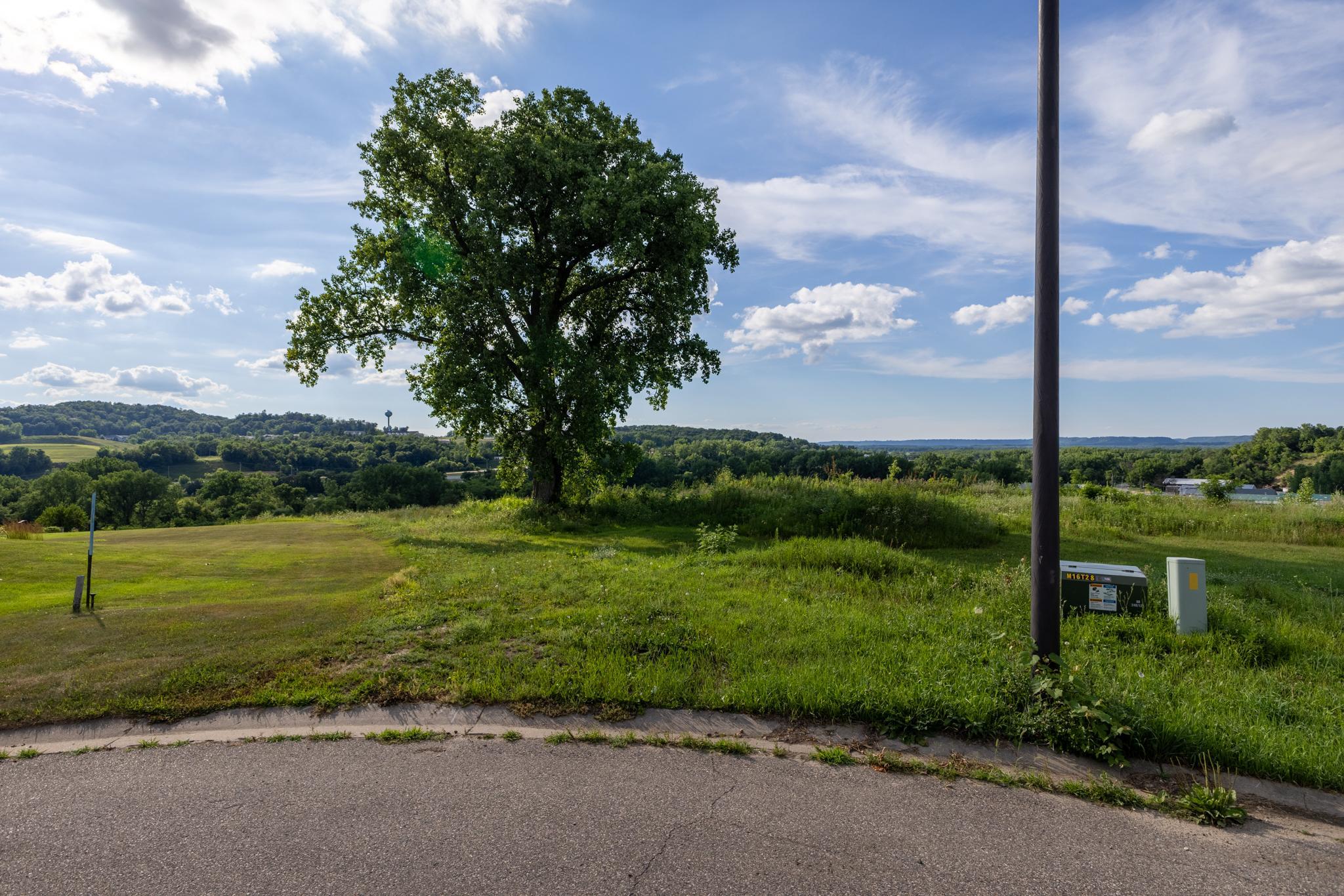 2nd image of 1348 Hillside Dr, Red Wing, MN 55066 | MLS# 7105051