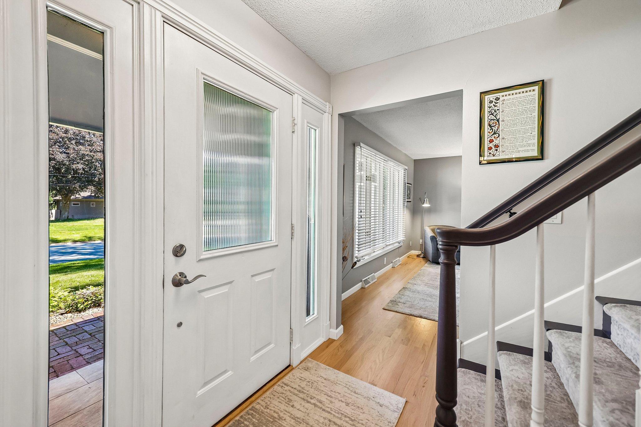 5th image of 5551 W 93Rd St, Minneapolis, MN 55437 | MLS# 7105057