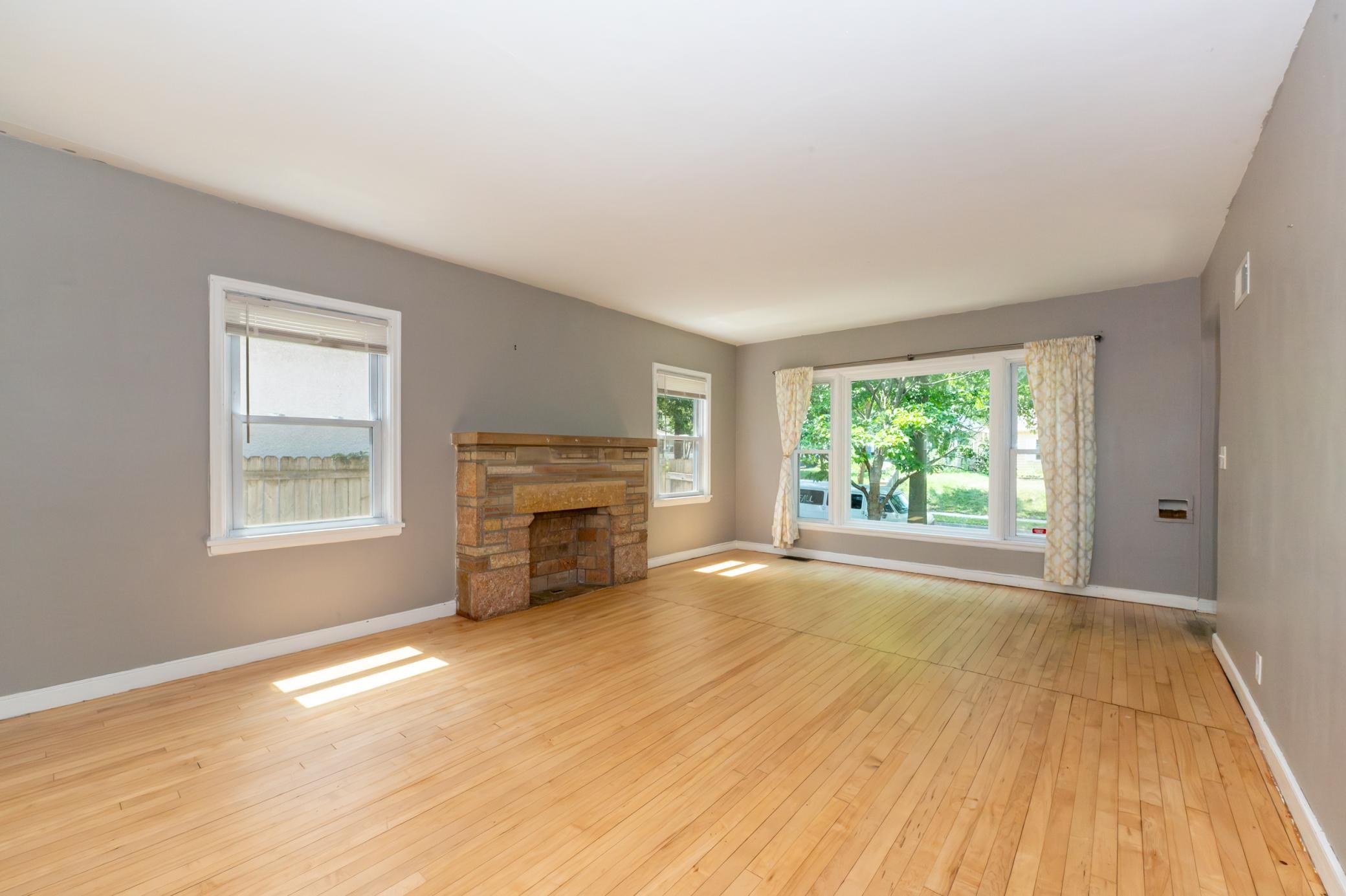 5th image of 4334 Oliver Ave N, Minneapolis, MN 55412 | MLS# 7105070