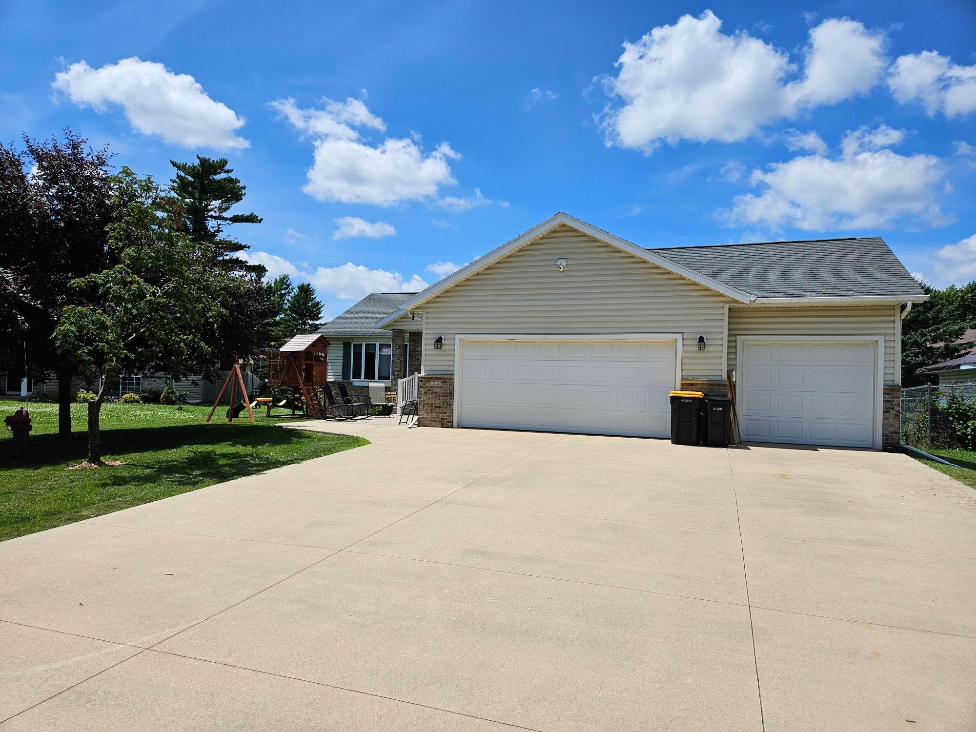 1st image of 712 Mlinar Ave, Spring Valley, MN 55975 | MLS# 7105071