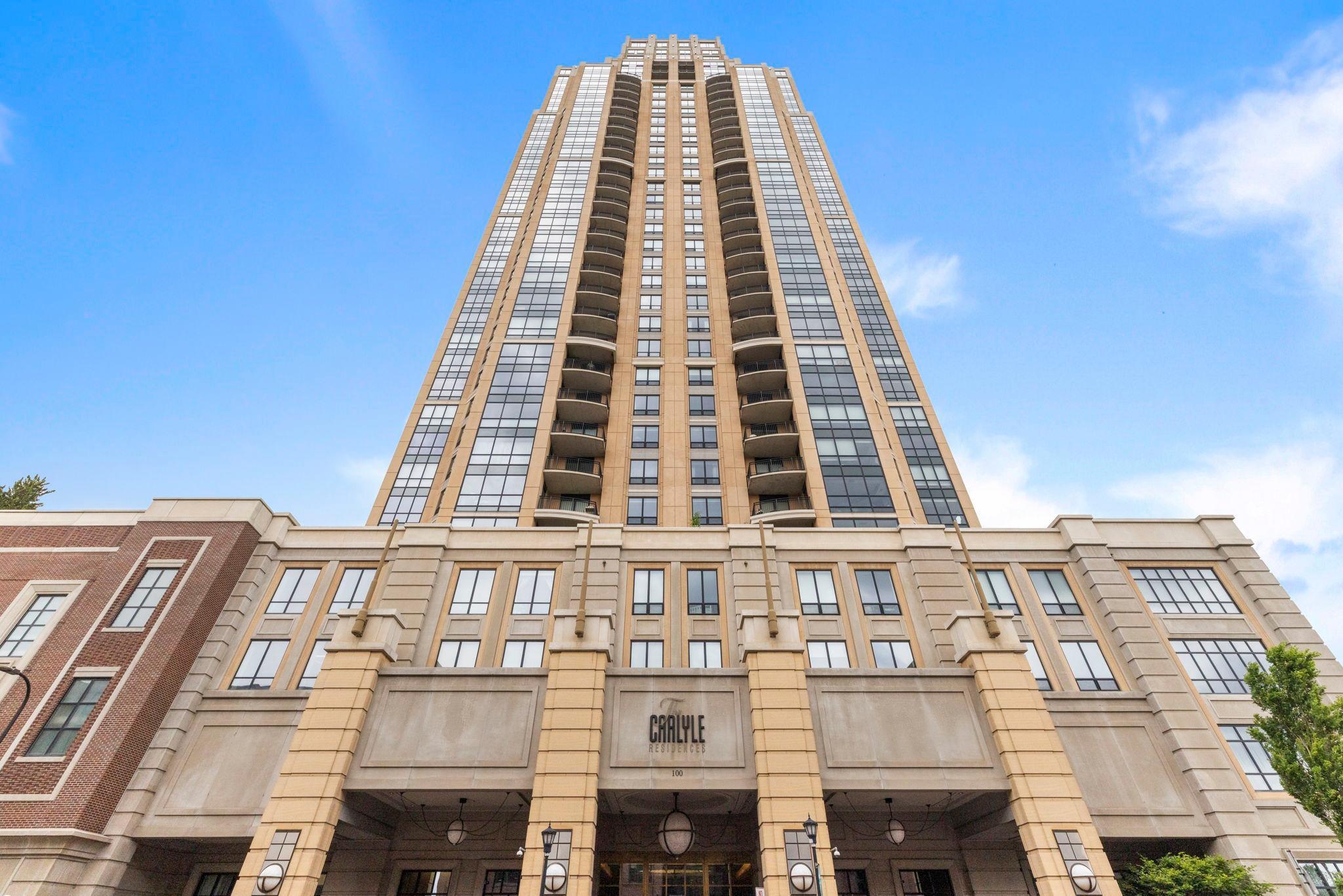 2nd image of The Carlyle, Minneapolis, MN 55401