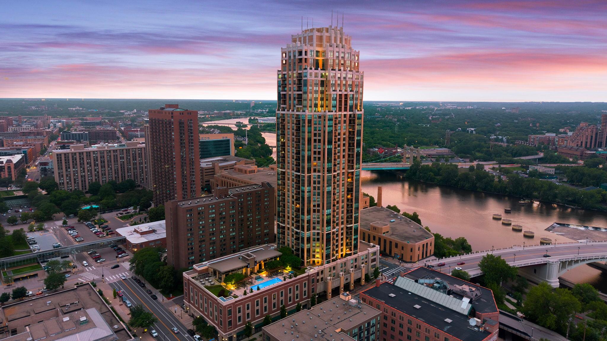 3rd image of The Carlyle, Minneapolis, MN 55401