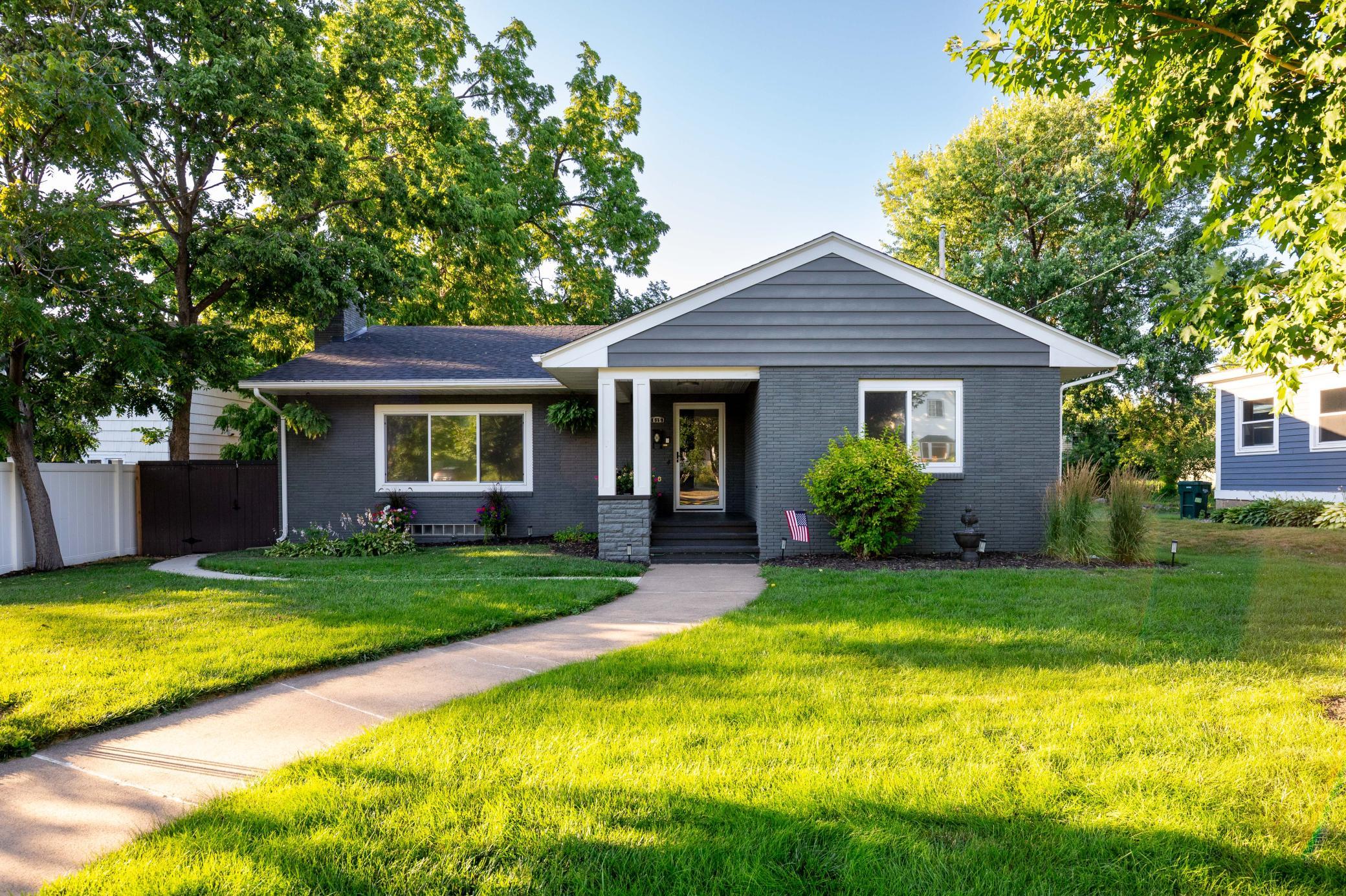 1st image of 615 Vine St, Hudson, WI 54016 | MLS# 7105490