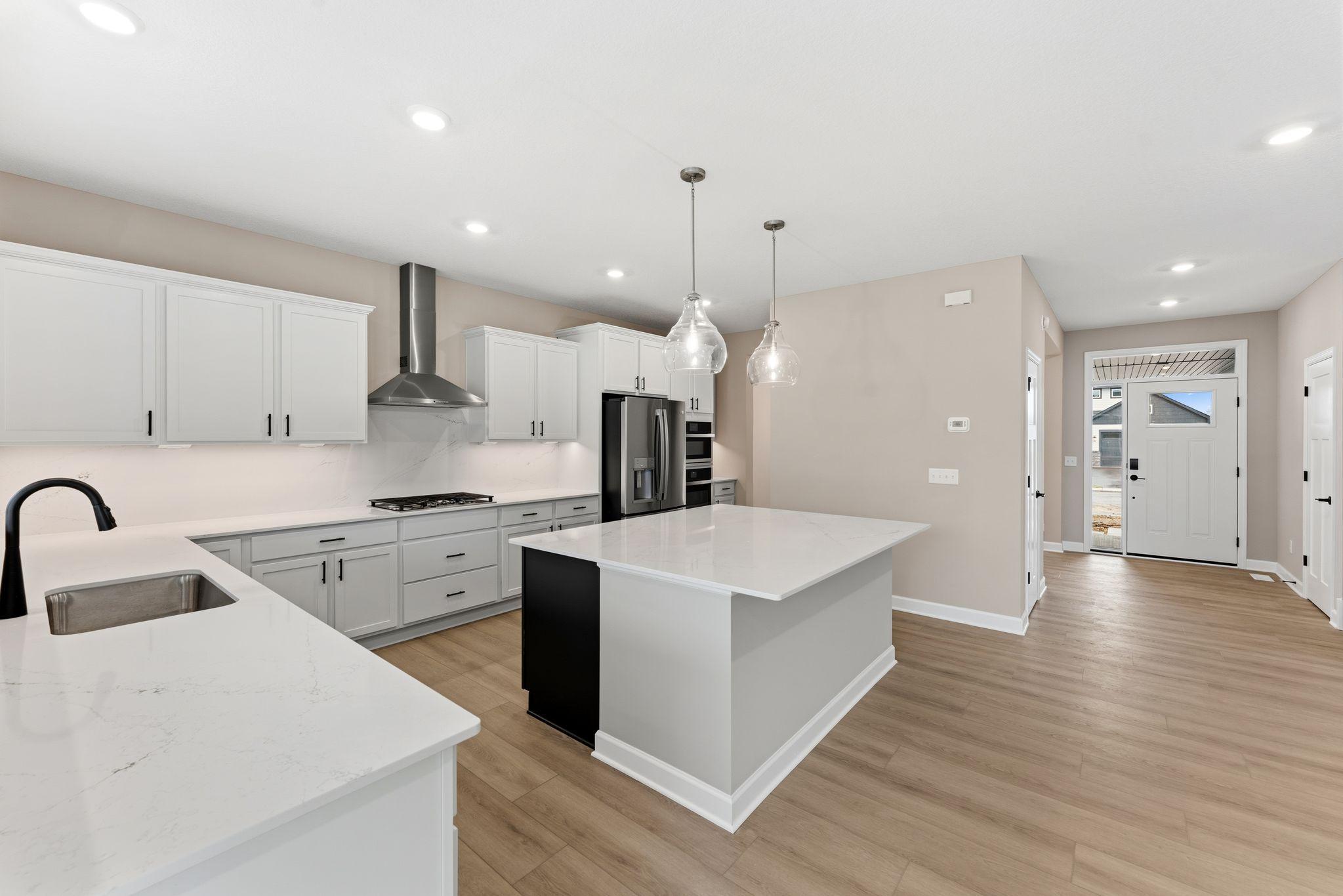 3rd image of 8593 183Rd St W, Lakeville, MN 55044 | MLS# 7105531