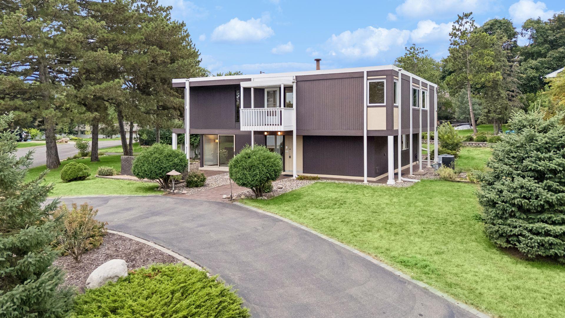 2nd image of 1676 Virginia Ave S, Minneapolis, MN 55426 | MLS# 7105667